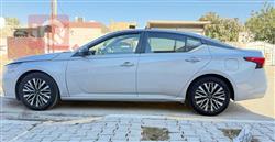 نيسان ألتيما